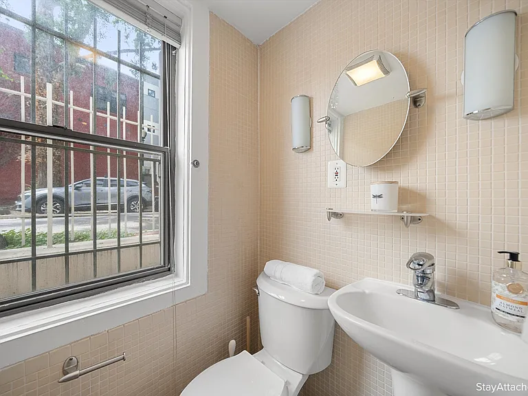 1822 15th St NW #B1 — Photo 10