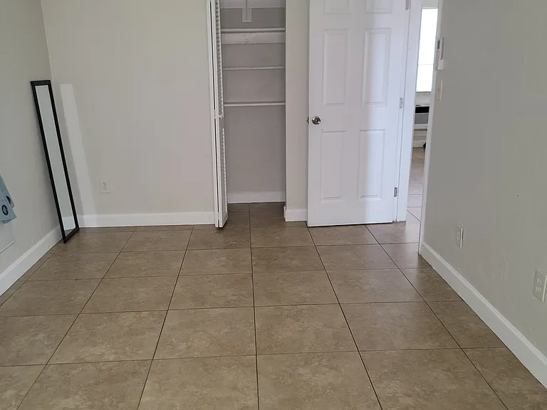 1681 NE 51st Ct — Photo 5