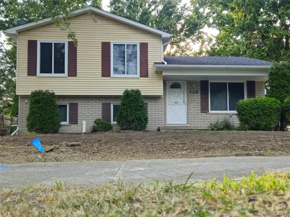 37421 Rosebush St, Sterling Heights, MI 48310