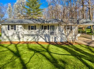 1128 Robert P Jeanes Rd, Easley, SC 29640