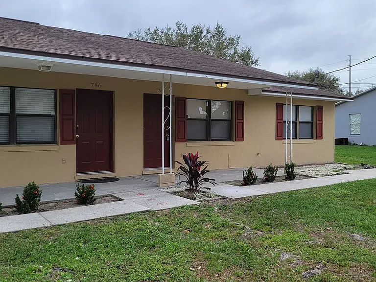 784 Anderson Rd — Photo 2