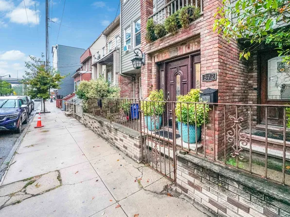 372 5th Street image 29 of 30