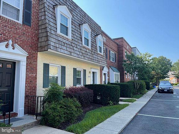 2nd image of 6747 Kenwood Forest Ln #34