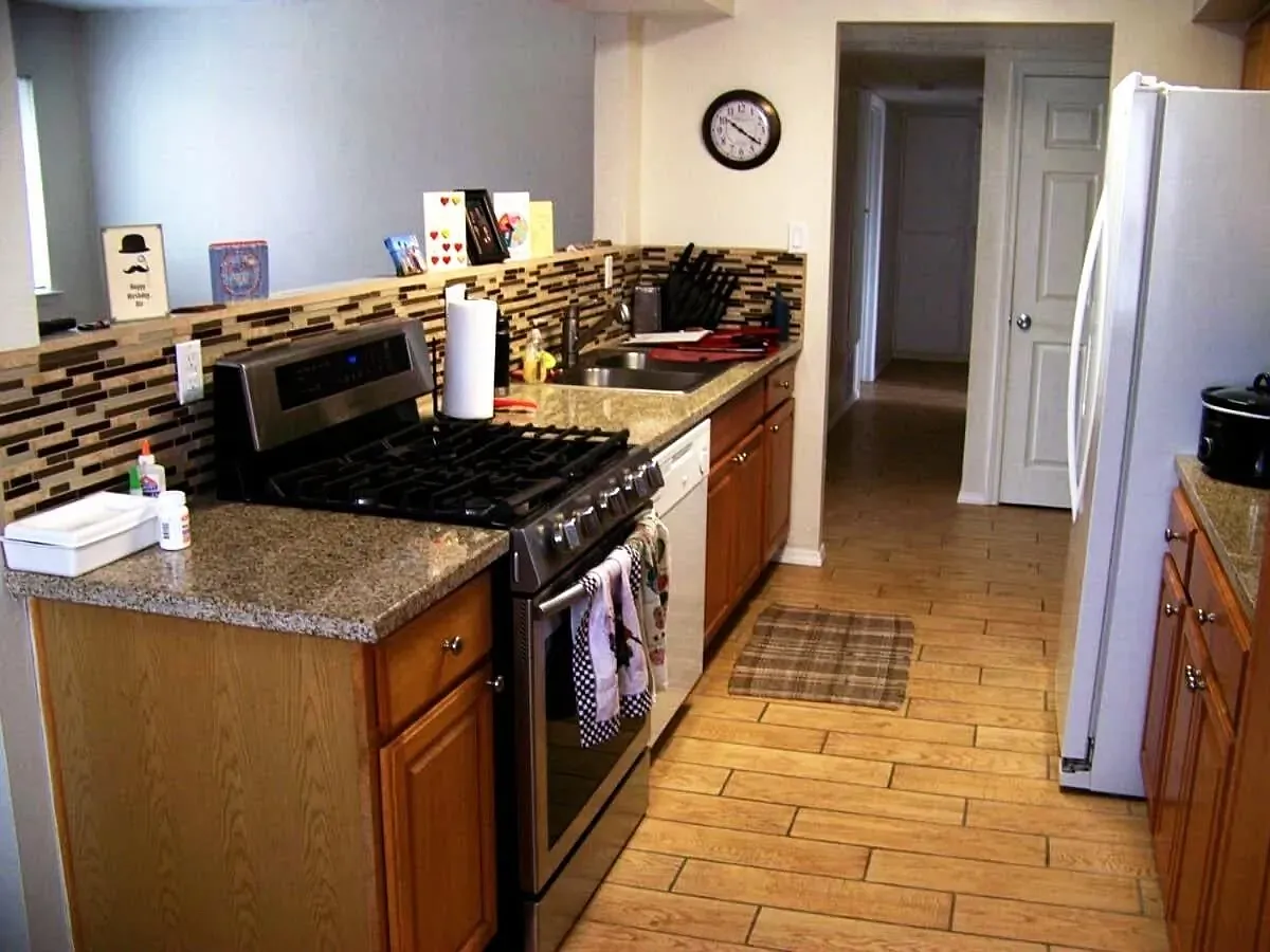 3 bed, 1220 sqft, $1,995 — Photo 2
