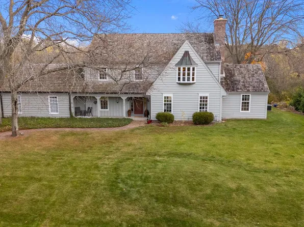 10250 North Range Line COURT, Mequon, WI 53092