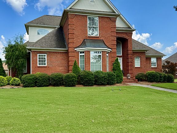 3rd image of 1852 Fairway Dr