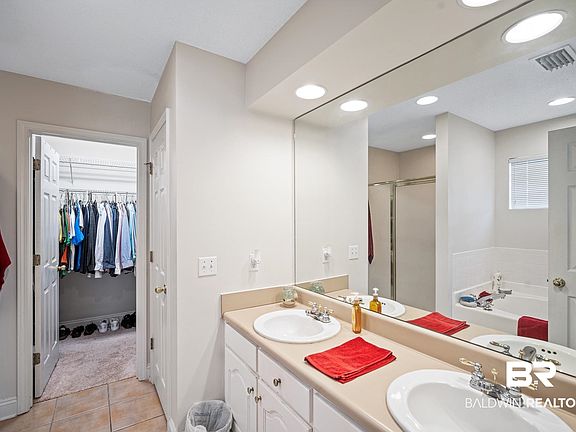 4th image of 10316 Eleanor Ct