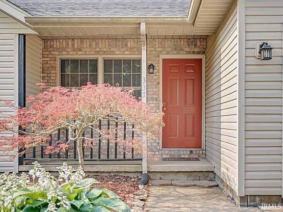 3rd image of 337 W White Pine Ct