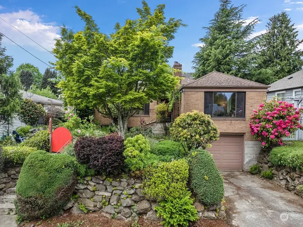 8223 20th Avenue NE, Seattle, WA 98115