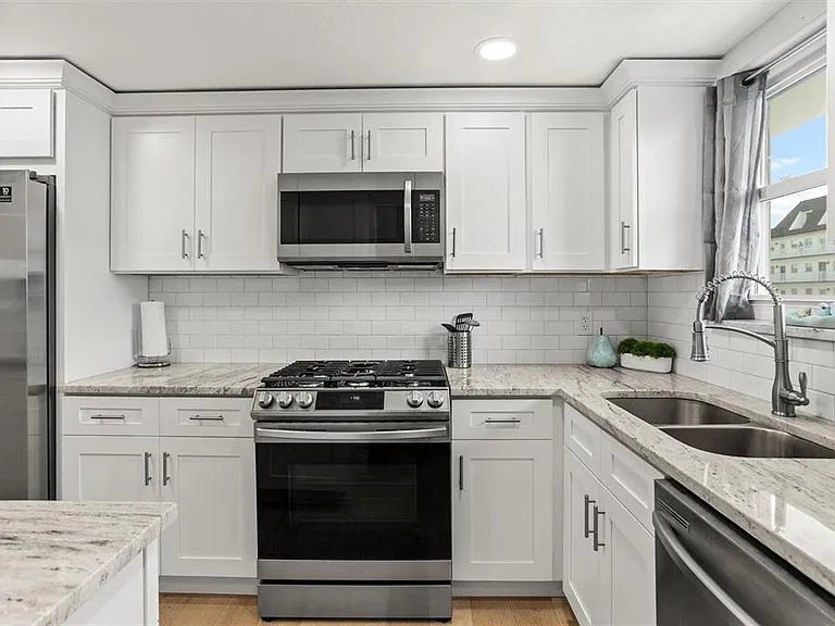 5955 30th Ave S #202 — Photo 9