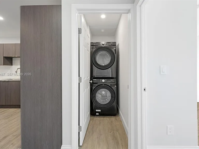 349 NW 40th St #203 — Photo 15
