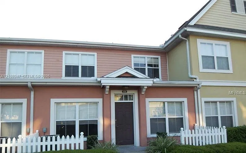 3 bed, 2.5 bath, $1,900 — Photo 1