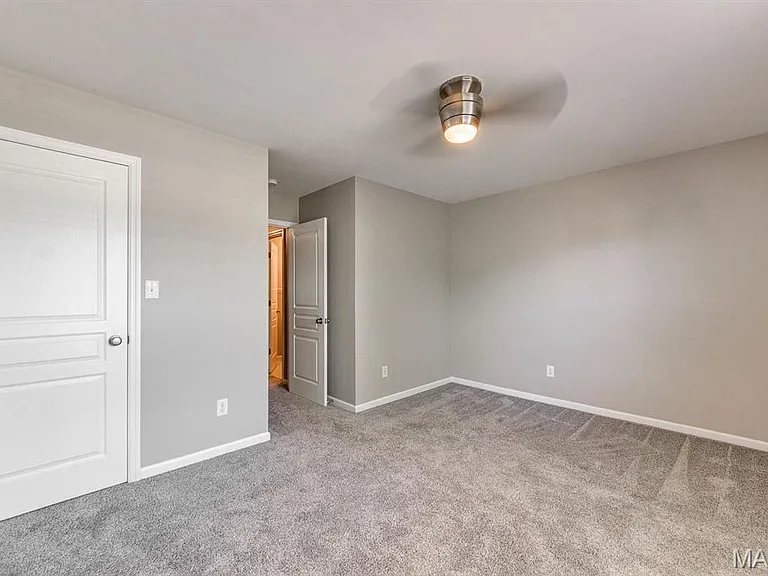 529 Parkgate Dr — Photo 32
