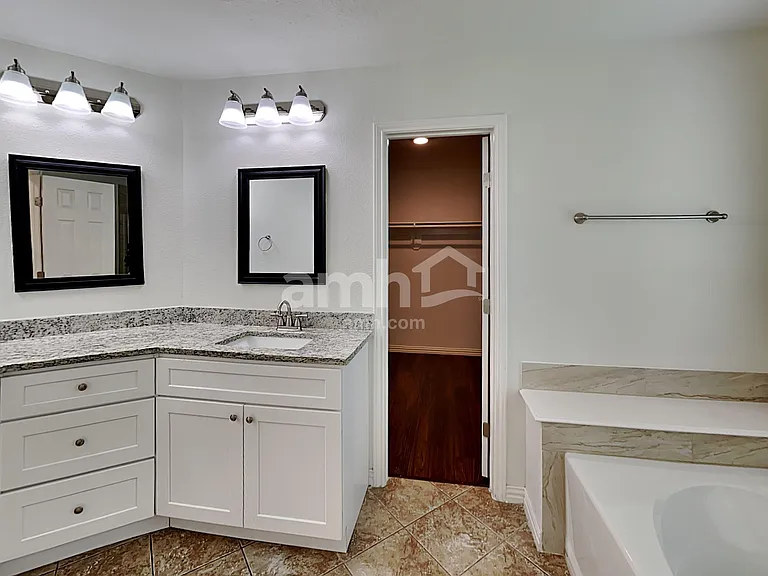 26949 Carriage Manor Ln — Photo 14