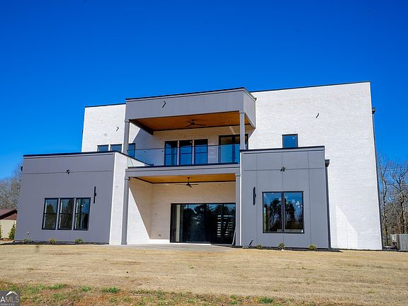 3rd image of 360 Campground Rd