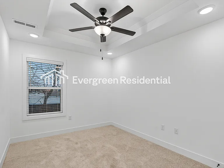 8229 N Berkley Ave — Photo 13