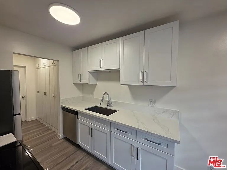1433 Brockton Ave #4 — Photo 5