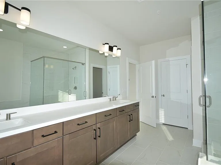 1208 Waterfall Ct — Photo 16