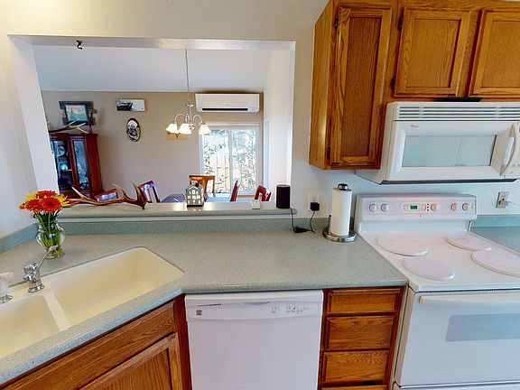 5th image of 107 Oakcrest Ave