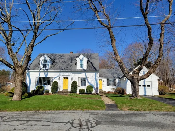 52 Montvale Rd, Gardner, MA 01440