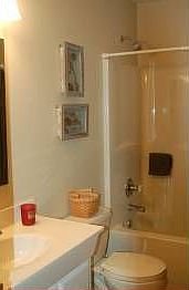 5th image of 5575 Lake Shore Dr NE