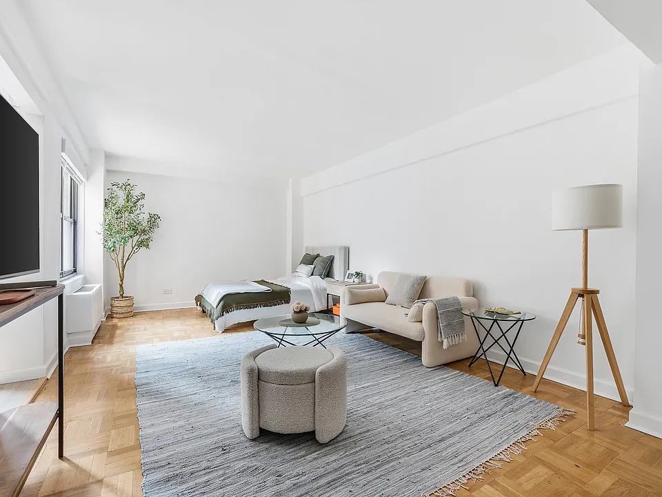 140 E 56th St #8B