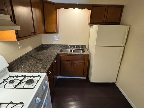 2nd image of 3627-3631 N Rockton Ave #3631-207