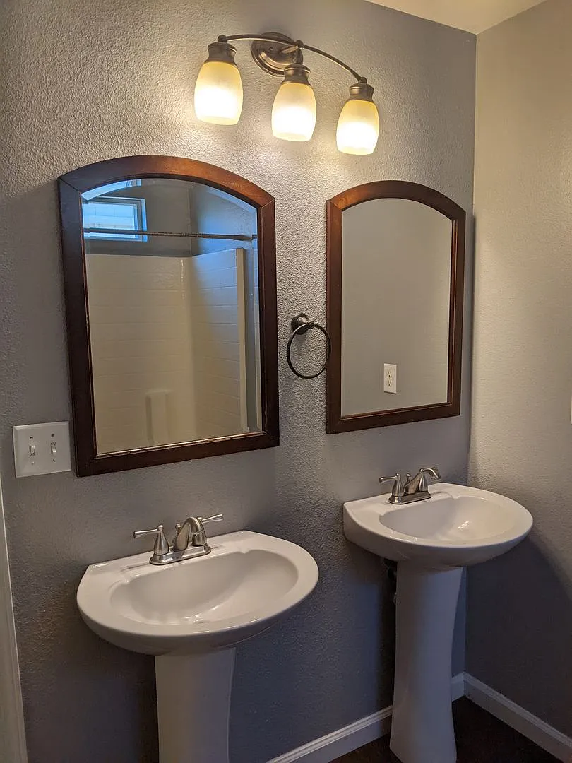 Spacious 4 Bedroom, 2 Bath, 2,197 square foot home — Photo 4