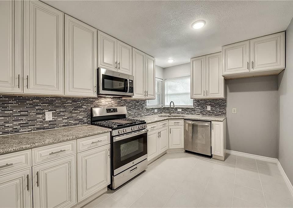 1st image of 4000 Bonnie Dr