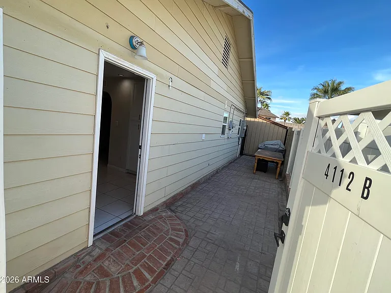 4112 W Hearn Rd — Photo 7