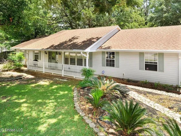1154 E Old Pass Rd, Long Beach, MS 39560