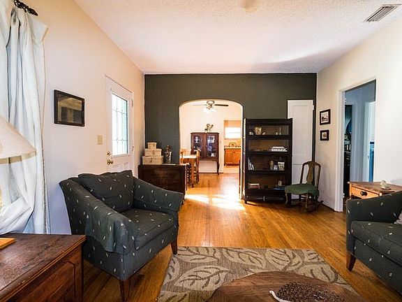 4th image of 614 Easton Dr