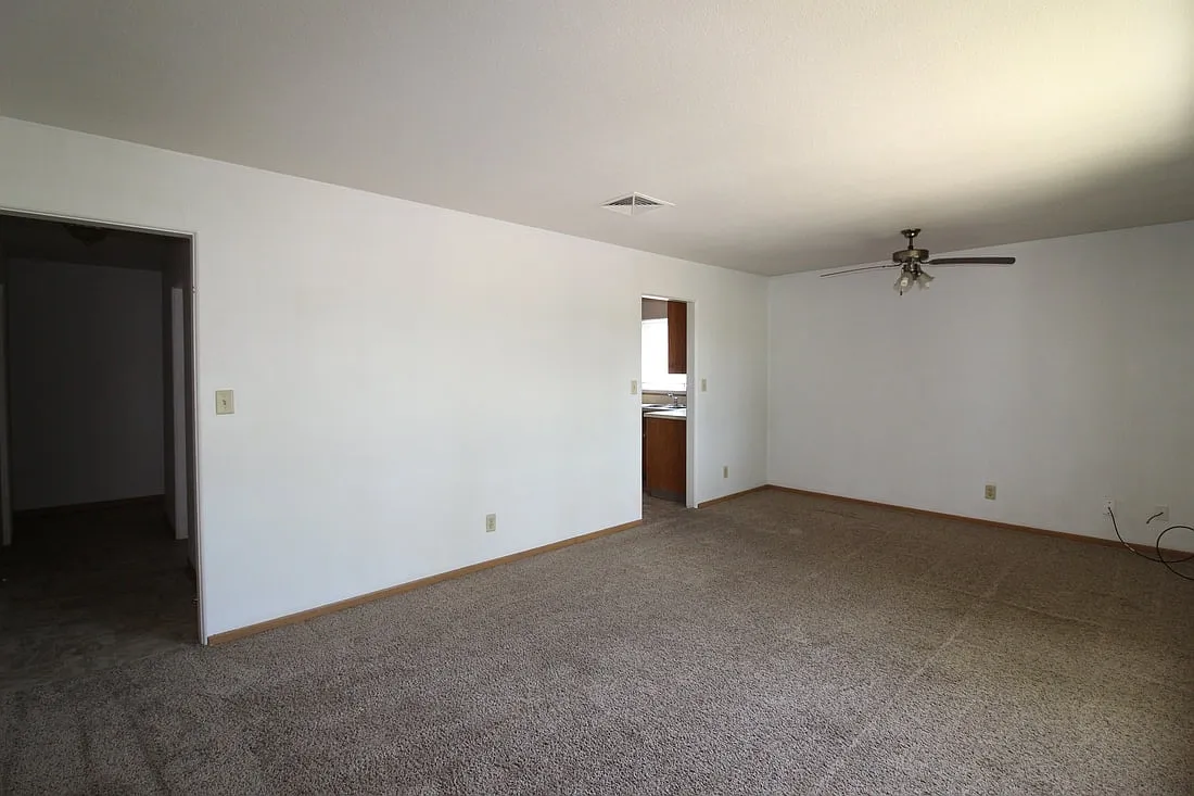 2 bed, $850 — Photo 2