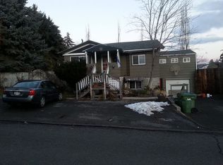 301 N 4th St, Selah, WA