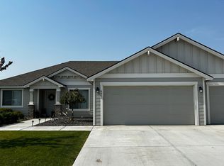 4402 Goldstream Ln, Pasco, WA 99301