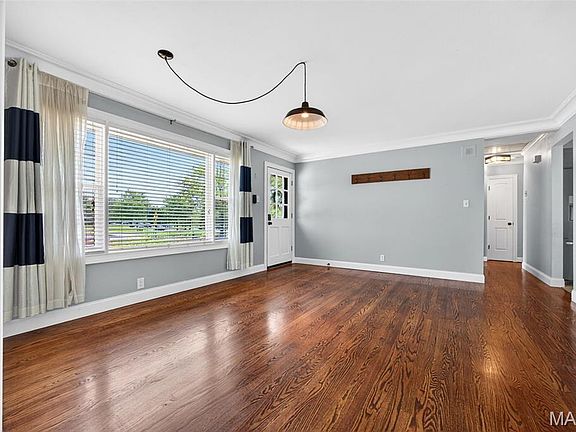 5th image of 247 Old Ballwin Rd