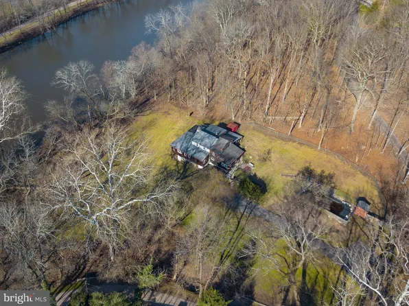 67 Featherbed Ln, Norristown, PA 19403