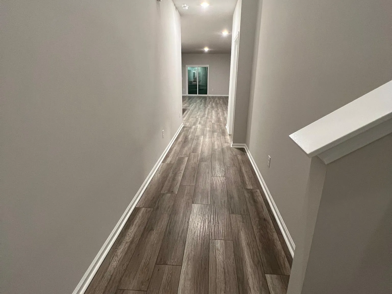 5 bed, 2343 sqft, $2,450 — Photo 2