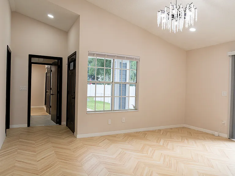5401 Pullman Dr — Photo 24
