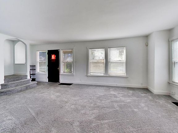 3rd image of 444 W 100th St