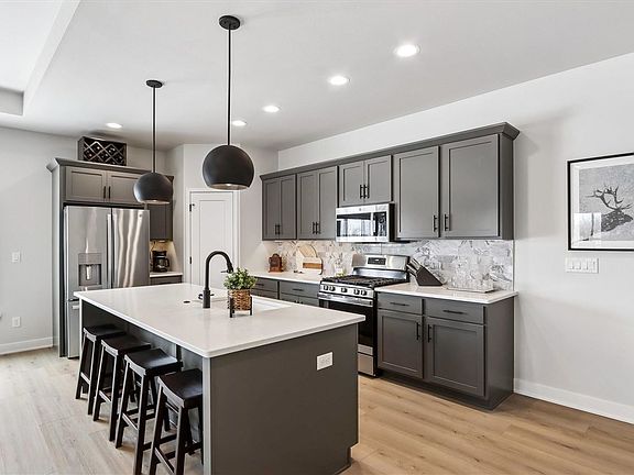 4th image of 1028 Highland Trl