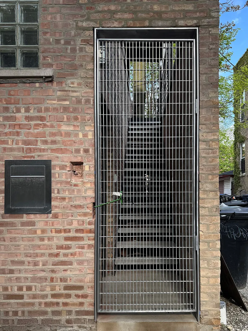 1 bed, 700 sqft, $4,300 — Photo 2