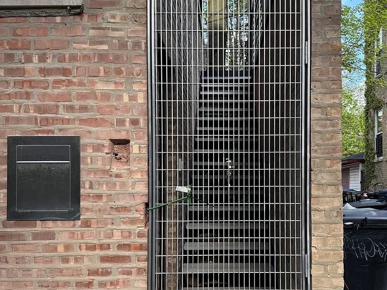 1317 N Leavitt St — Photo 2