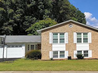 9600 Waterline Dr, Burke, VA 22015