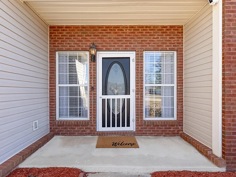 130 Larkspur Ln — Photo 10
