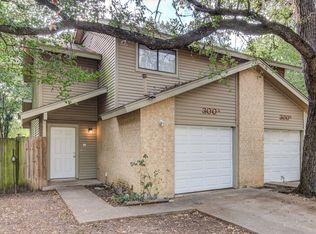 300 Villa Oaks Cir #A, Austin, TX 78745