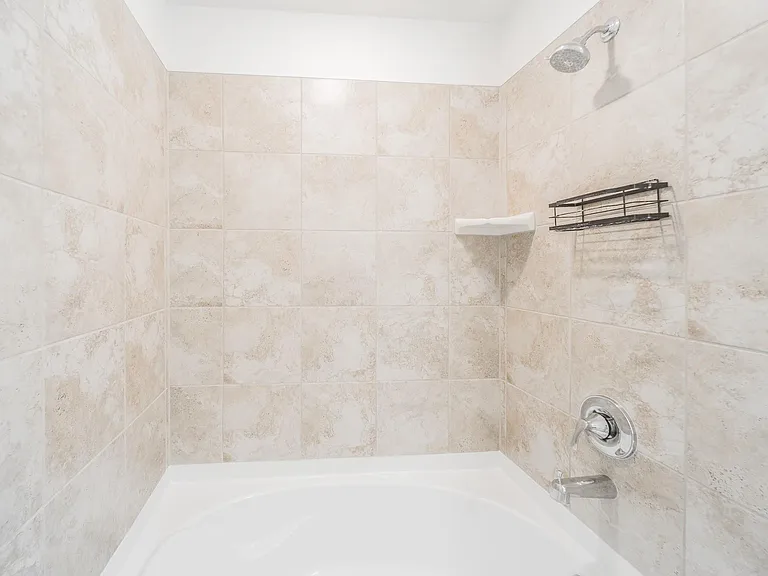 27618 Mesabe Dr — Photo 12