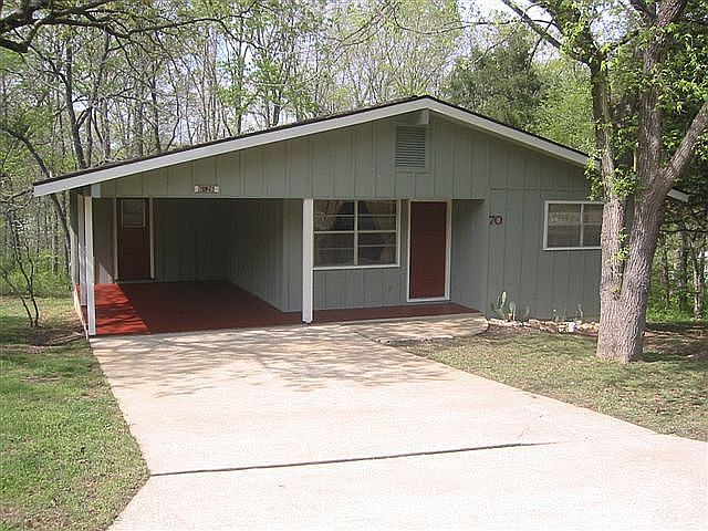 1st image of 70 Arrowhead Dr