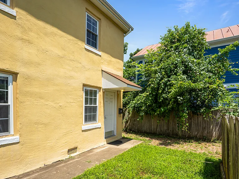 1115 Winchester St #D — Photo 32