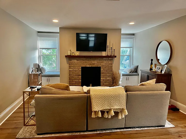 65 Thoma Ave #2 — Photo 1